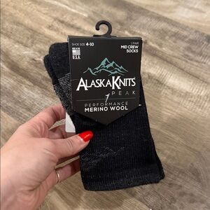 NWT Black Merino Wool Performance Socks size 4-10